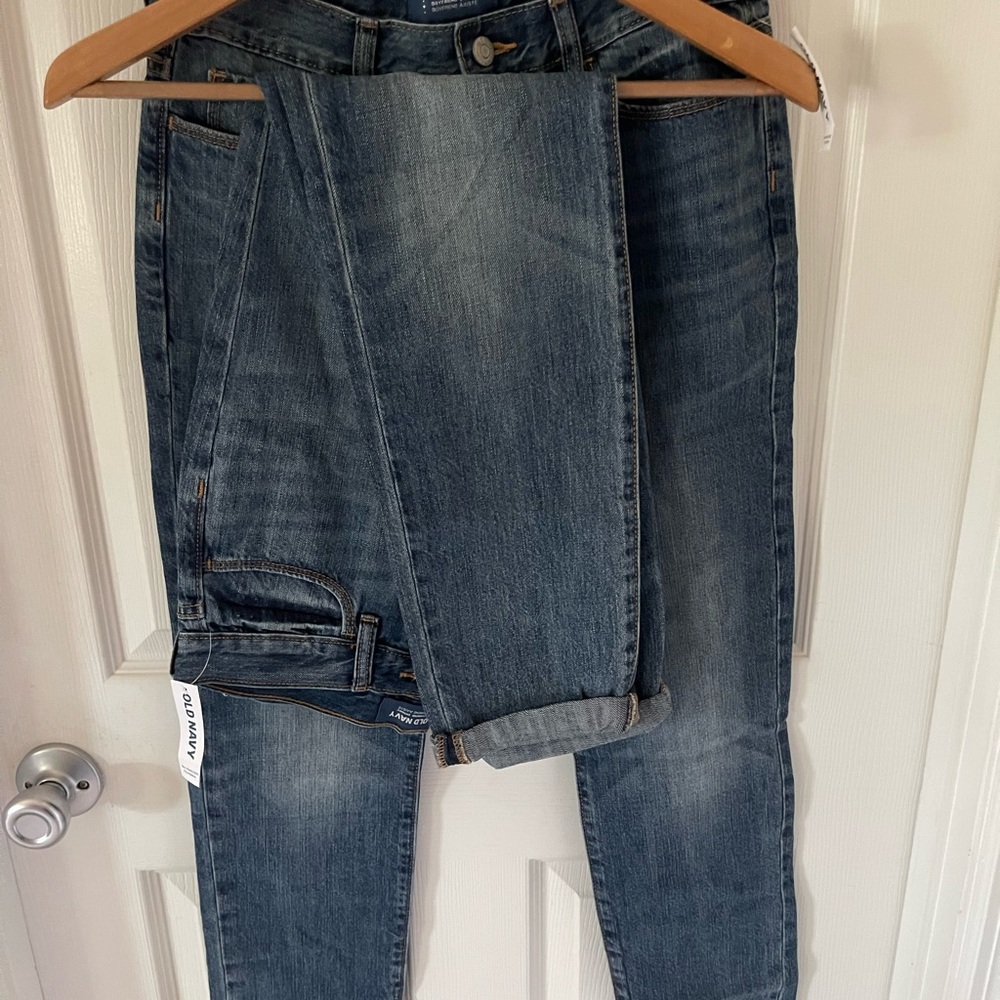 2 pairs of brand new skinny boyfriend jeans